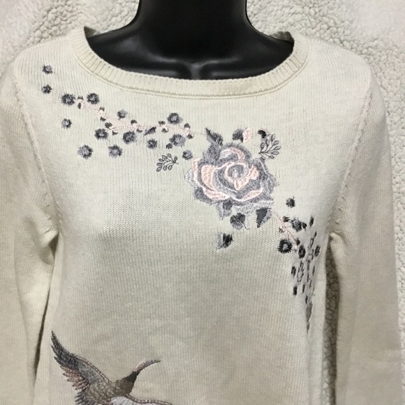 NEW Embroidered Birds XSmall Cream Sweater Shirt - Picture 14 of 14